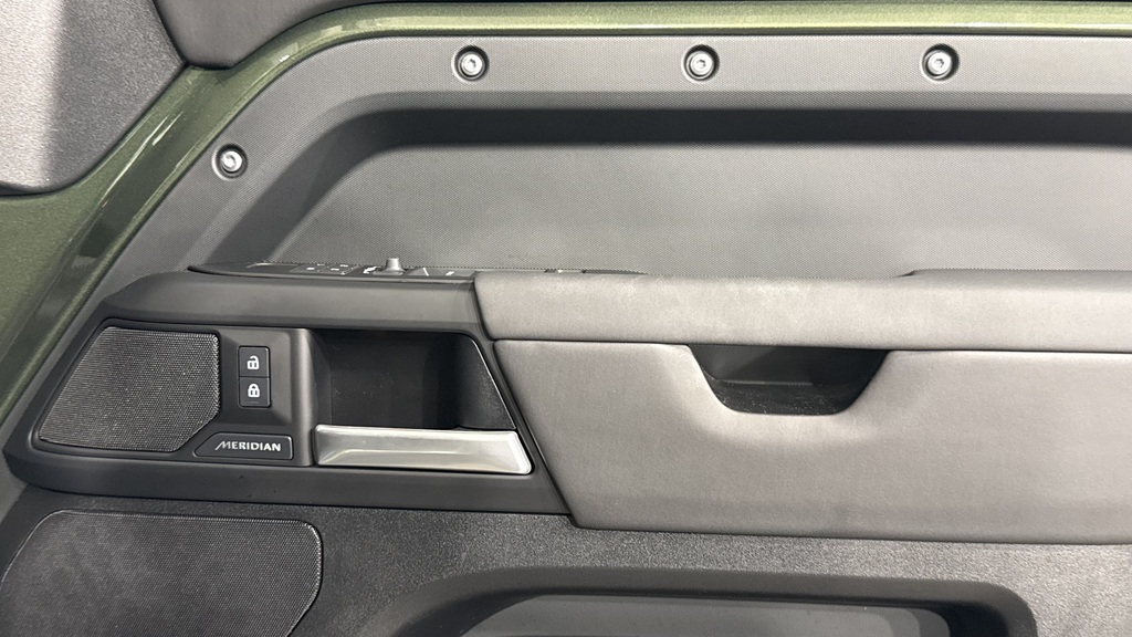 Land Rover Defender 110 3.0 D350 X-dynamic Hse White #53