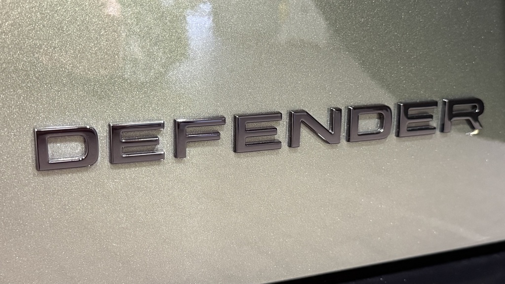 Land Rover Defender 110 3.0 D350 X-dynamic Hse White #26