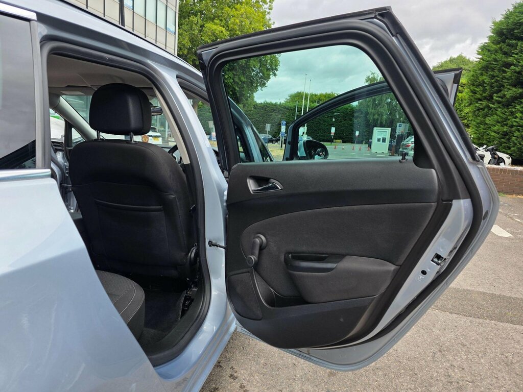 Vauxhall Astra 1.6I Elite Euro 6 Black #40