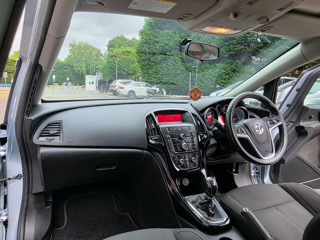 Vauxhall Astra 1.6I Elite Euro 6 Black #57