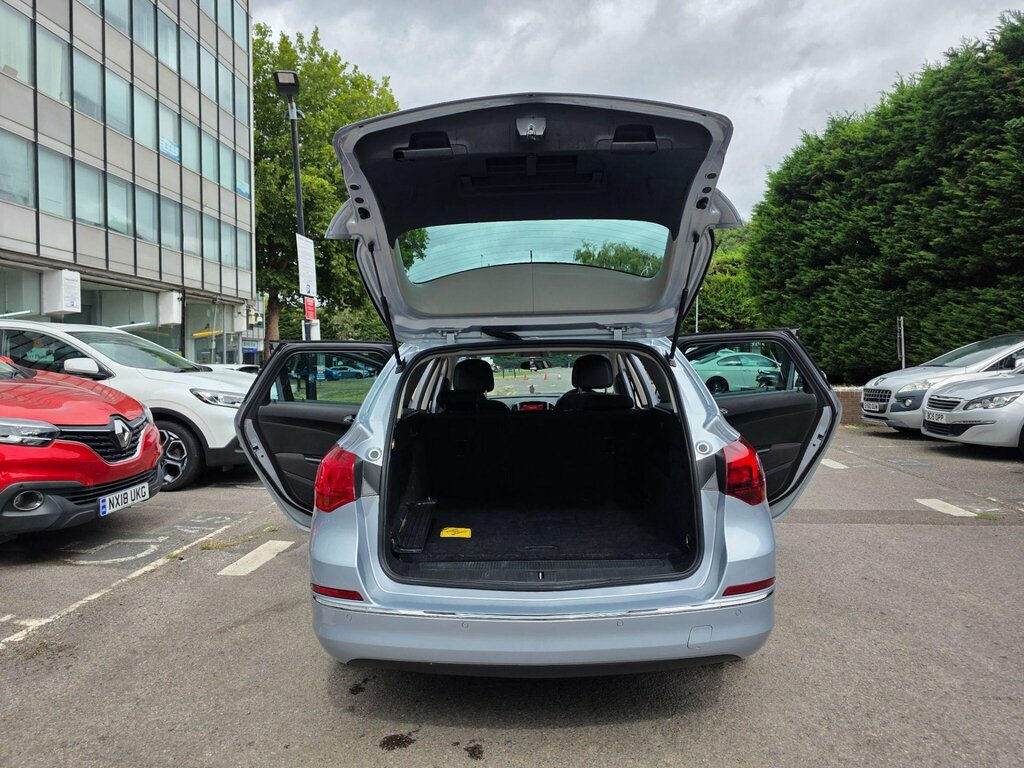 Vauxhall Astra 1.6I Elite Euro 6 Black #28