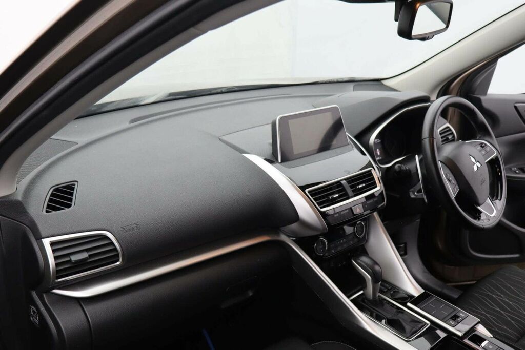 Mitsubishi Eclipse Cross 1.5T Exceed Suv Cvt 4Wd Euro 6 Ss 1 White #32