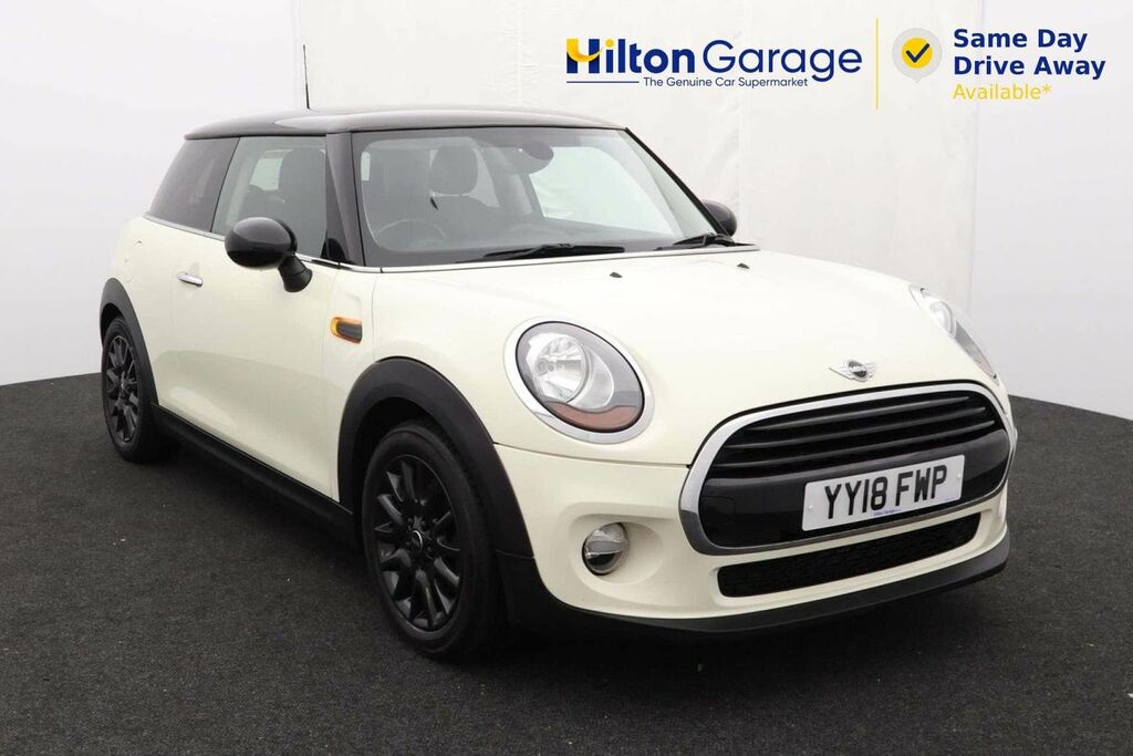 Mini Hatch 1.5 Cooper White