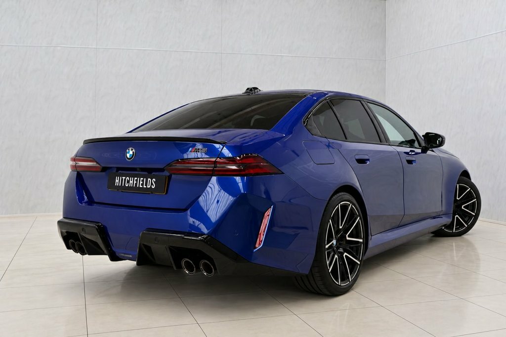 BMW M5 Saloon Blue #5