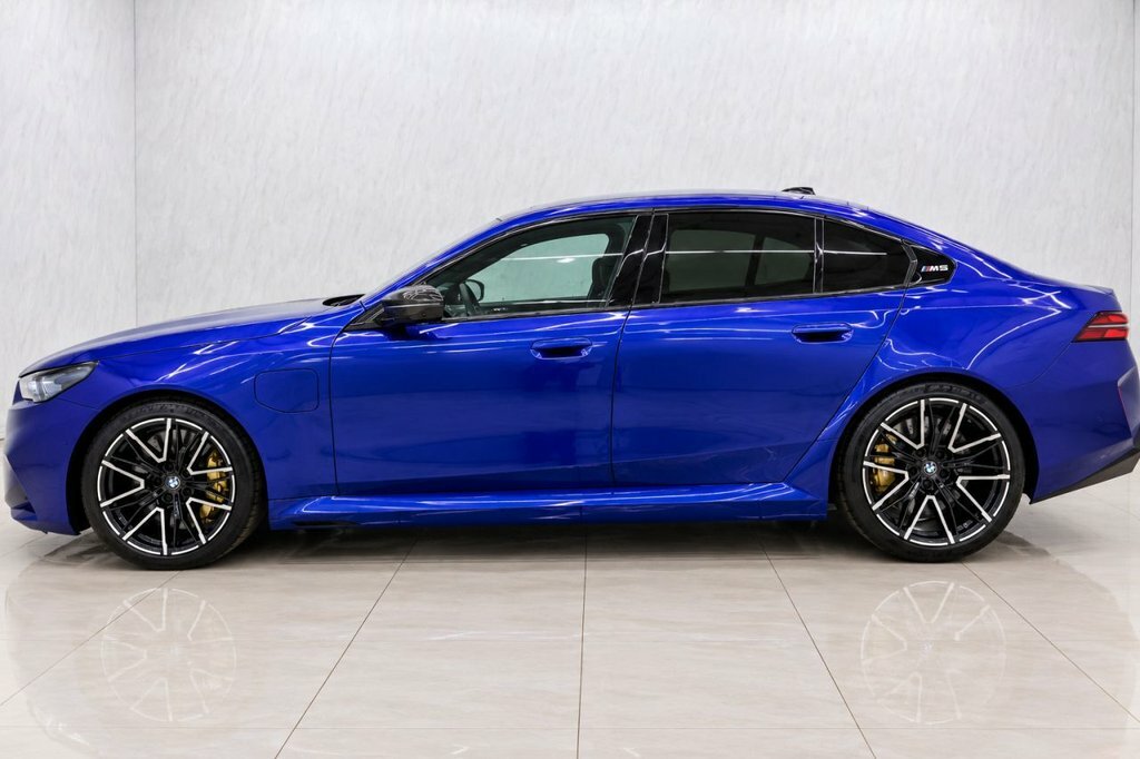 BMW M5 Saloon Blue #6
