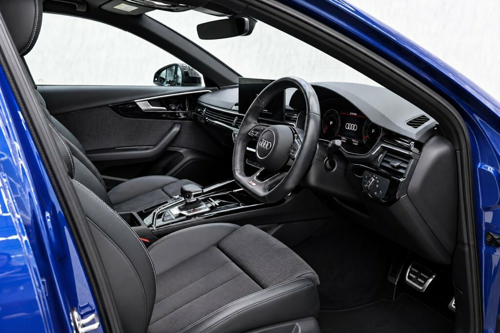 Audi A4 2L Black Edition Blue #3