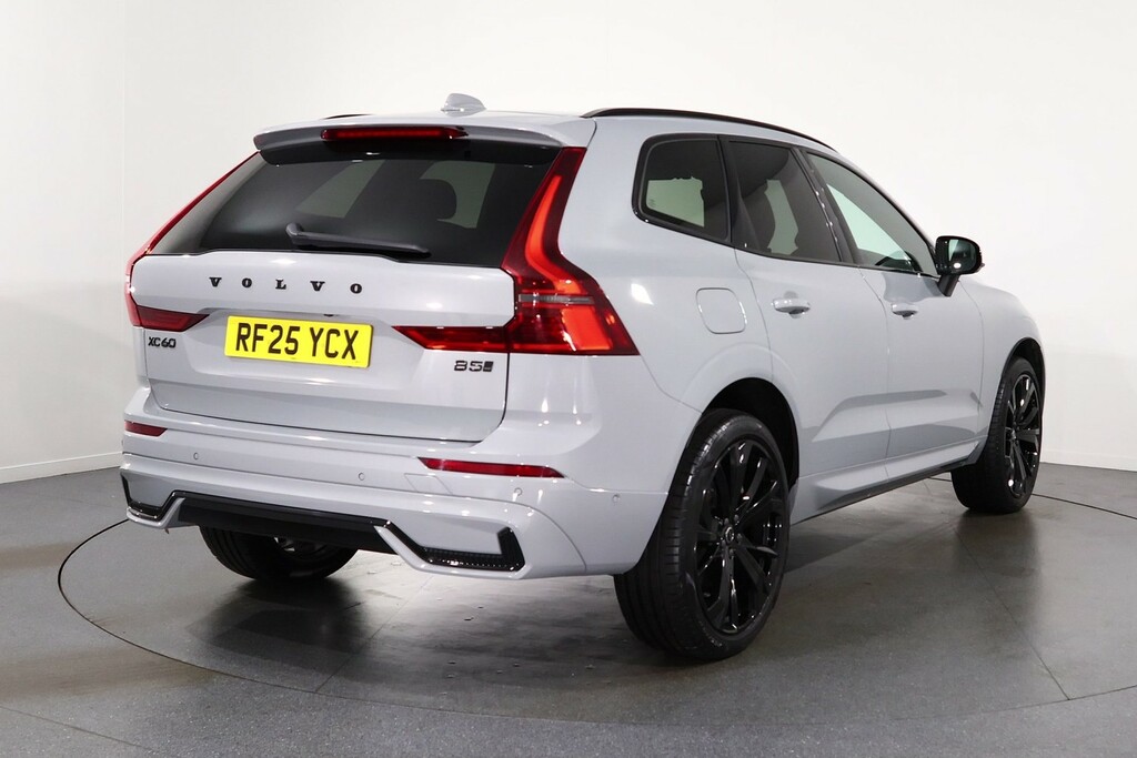 Volvo XC60 Plus Black Edition RF25YCX Grey #4