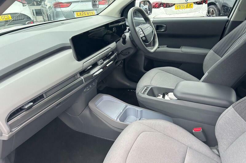 Kia EV3 Standard Range 58.3Kwh Air White #2