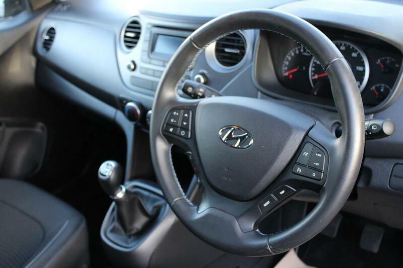 Hyundai I10 1.0 Se 65 Bhp White #22