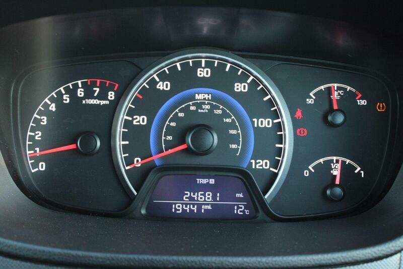 Hyundai I10 1.0 Se 65 Bhp White #20