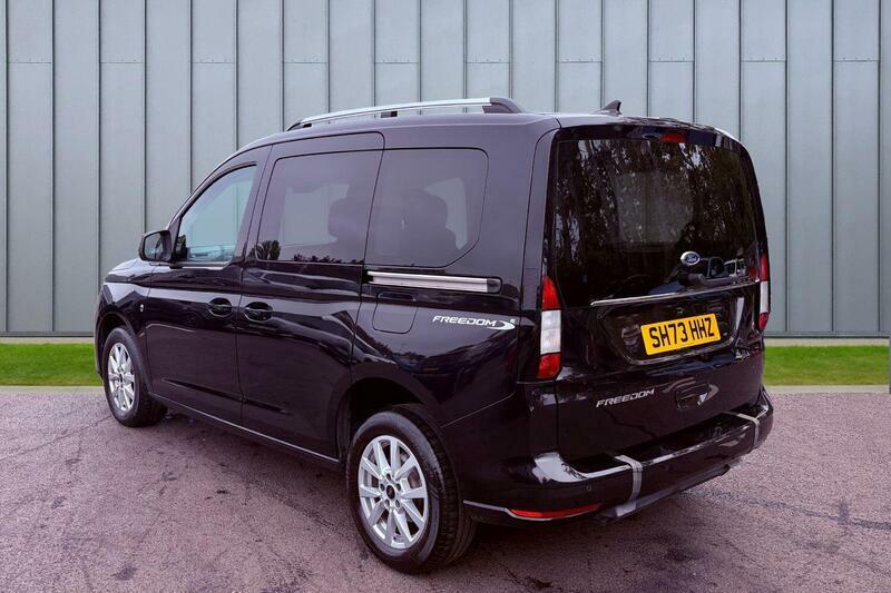 Ford Tourneo Connect 2.0 Ecoblue Titanium Euro 6 Ss Black #4