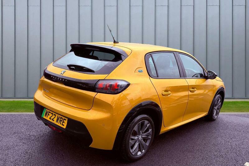 Peugeot e-208 50Kwh Allure Yellow #6