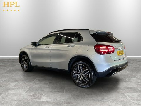 Mercedes-Benz GLA Class 1.6 Gla180 Urban Red #4
