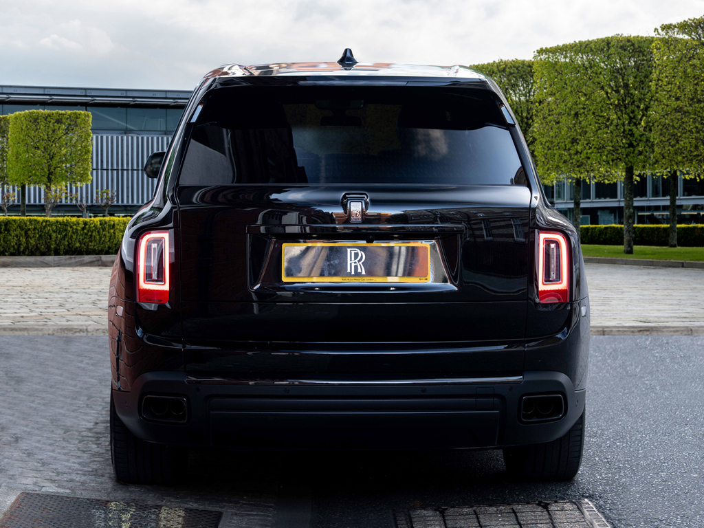 Rolls-Royce Cullinan 6.75 V12 Black Badge Suv 4Wd Euro Black #4