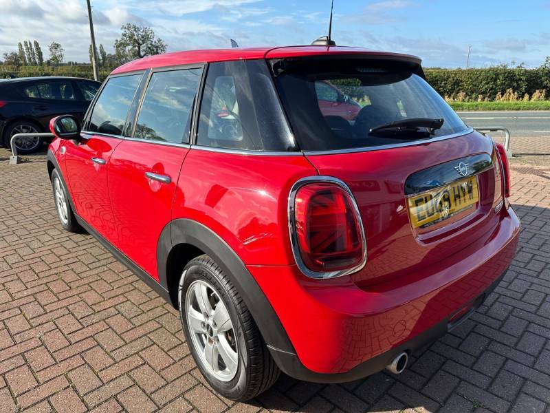 Mini Hatch 1.5 Cooper Classic II Red #5