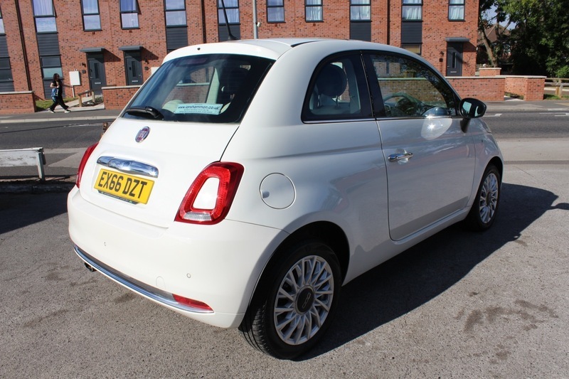 Fiat 500 Lounge White #4
