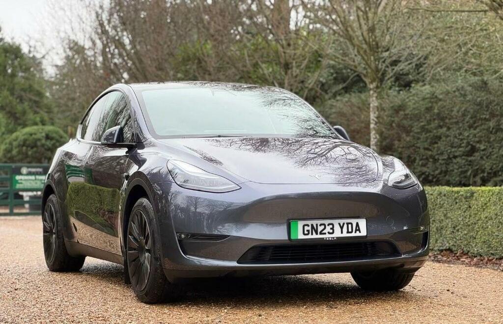 Tesla Model Y Suv Dual Motor Long Range 4Wde 202323 Grey
