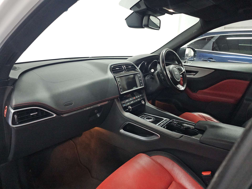 Jaguar F-Pace 2.0 D165 R-sport Euro 6 Ss  #22