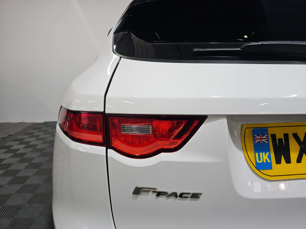 Jaguar F-Pace 2.0 D165 R-sport Euro 6 Ss  #25