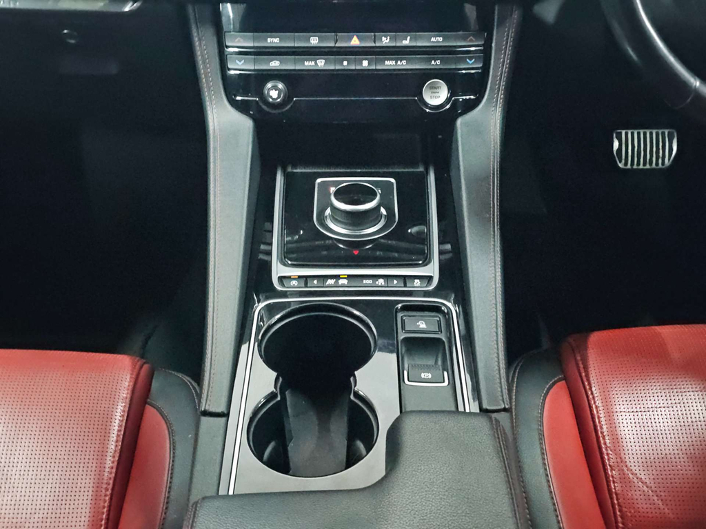 Jaguar F-Pace 2.0 D165 R-sport Euro 6 Ss  #84