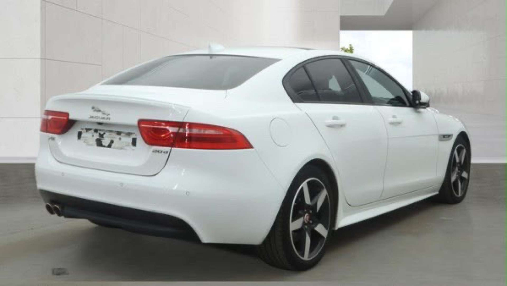 Jaguar XE R-sport D White #4
