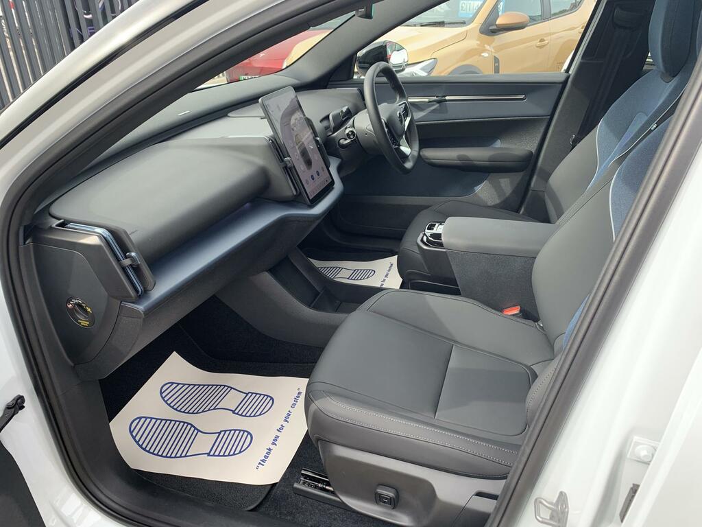 Volvo EX30 Ultra, Single Motor Extended Range, Grey #10