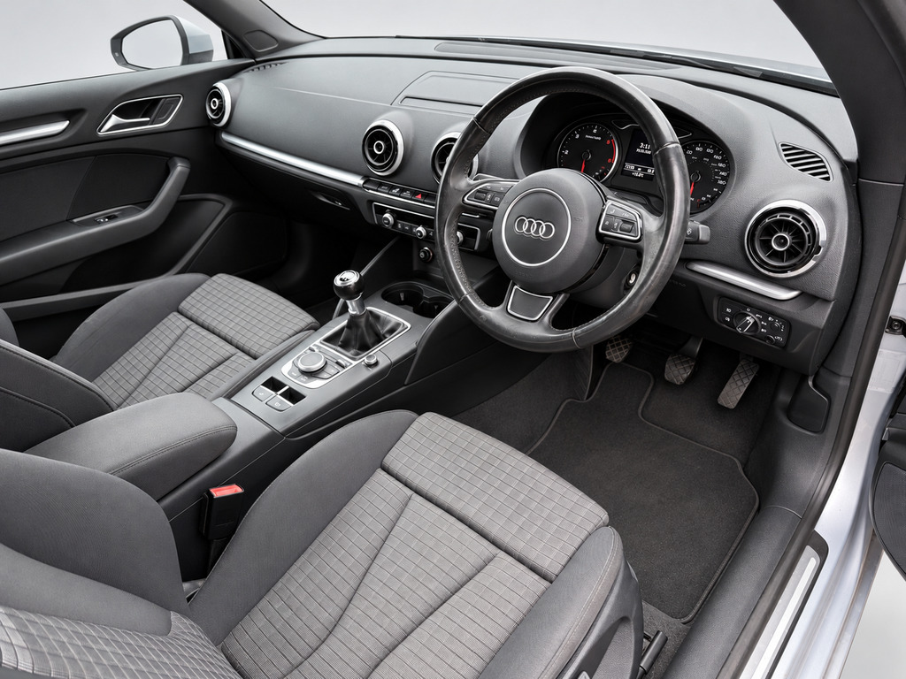 Audi A3 Cabriolet 1.6 Tdi Sport Silver #5