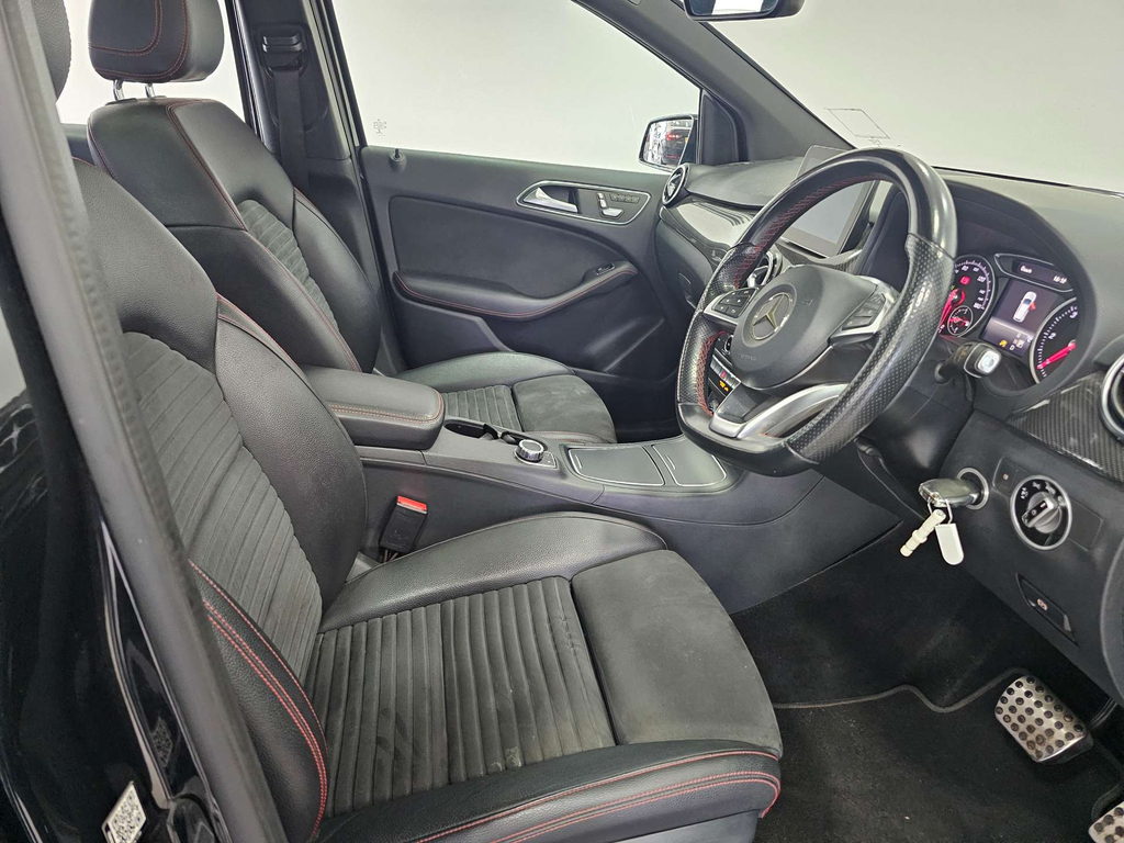 Mercedes-Benz B Class Amg Line Premium D  #5