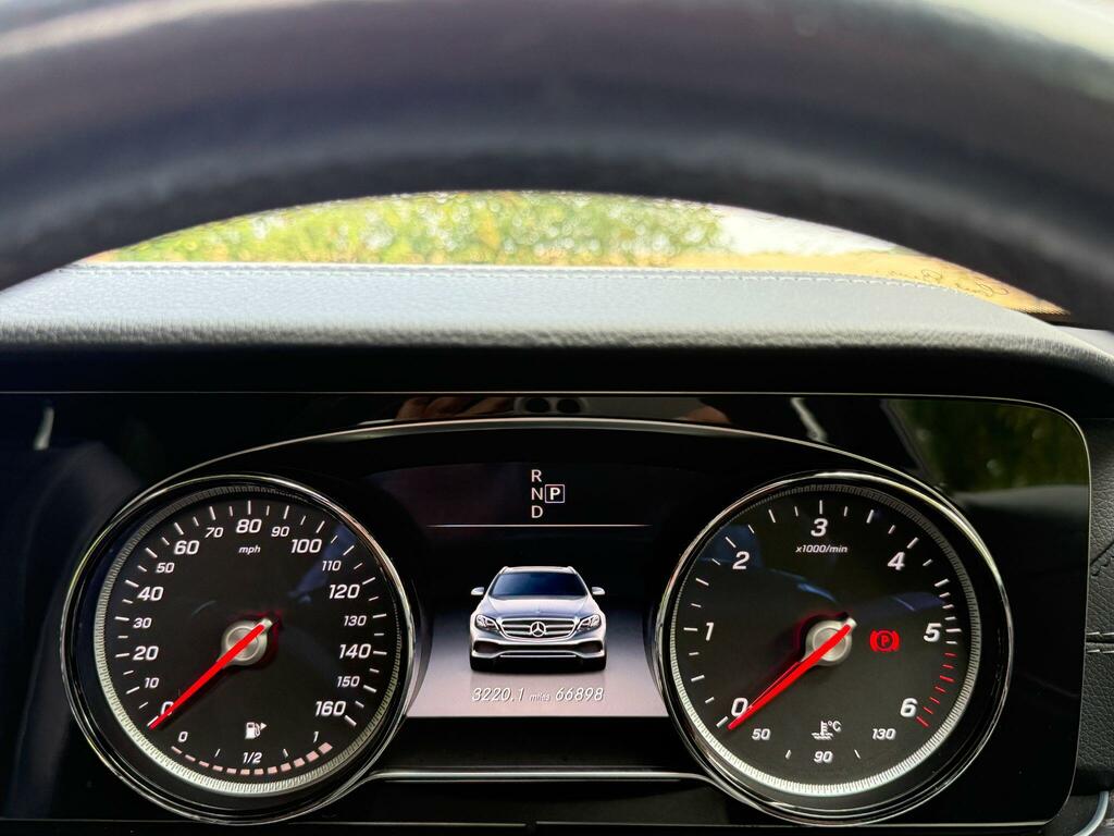 Mercedes-Benz E Class 4.0L 4.0 E63 V8 Biturbo Premium Saloon Petro Blue #19