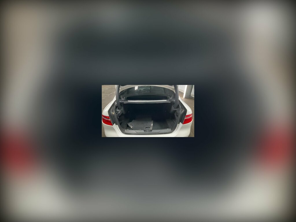 Jaguar XE 2L R-sport Silver #7