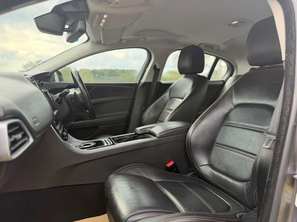 Jaguar XE 2.0D Portfolio Euro 6 Ss Brown #23