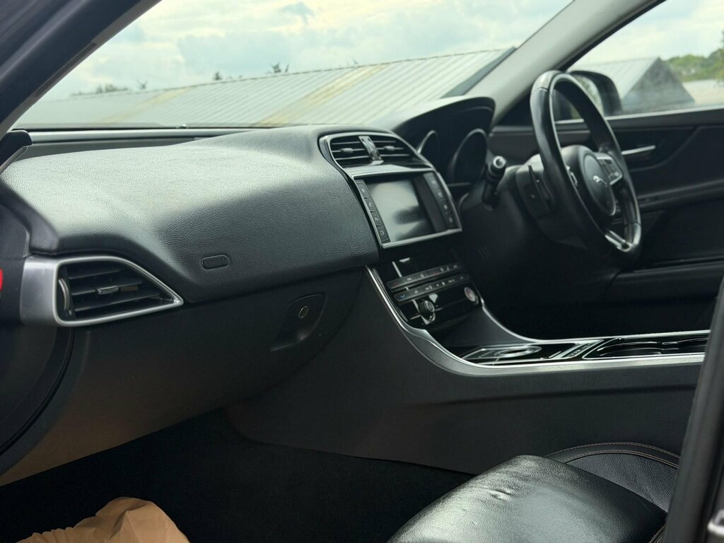 Jaguar XE 2.0D Portfolio Euro 6 Ss Brown #20