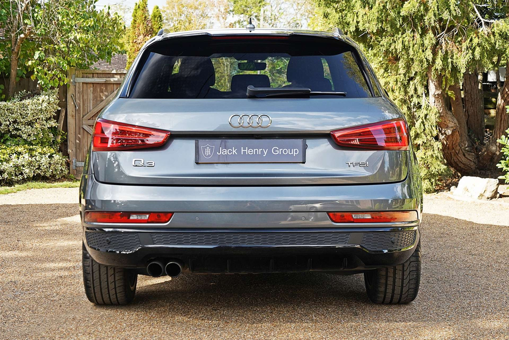 Audi Q3 Black Edition Tfsi Grey #4