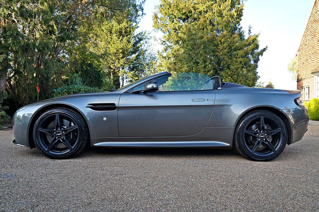 Aston Martin Vantage Amr V8 Roadster #3