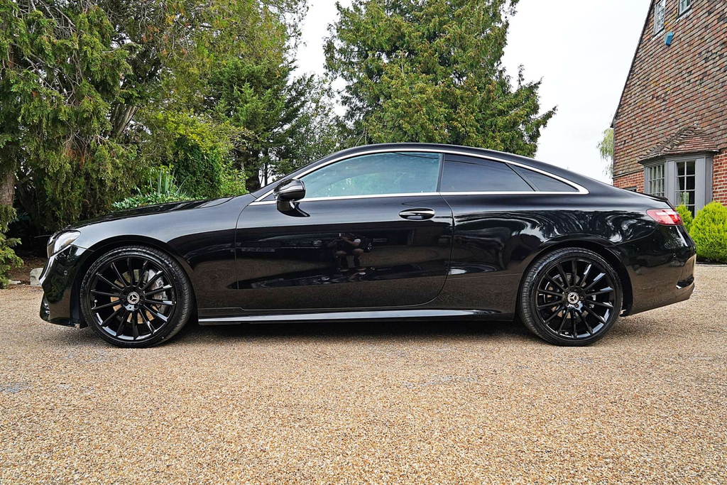 Mercedes-Benz E Class Amg Line Premium Black #2