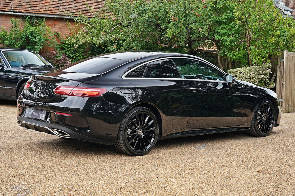 Mercedes-Benz E Class Amg Line Premium Black #6