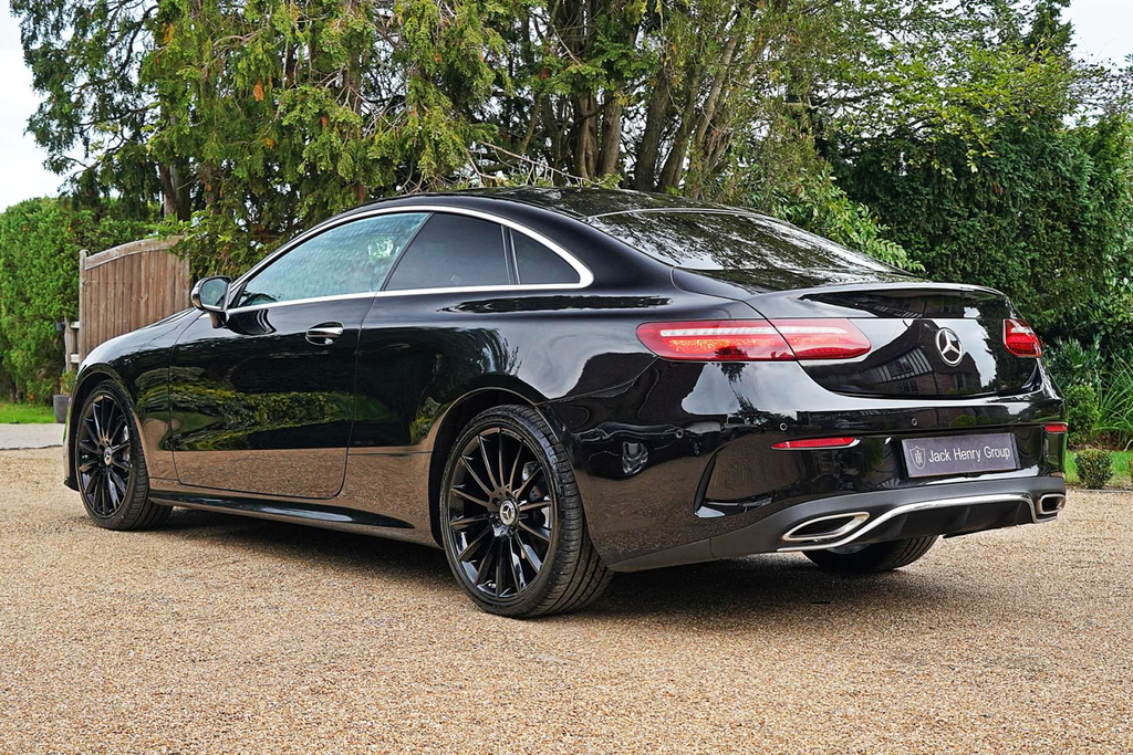 Mercedes-Benz E Class Amg Line Premium Black #3