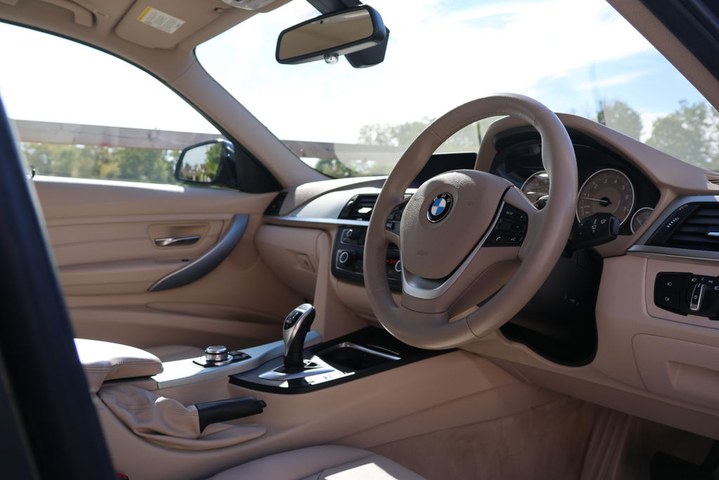 BMW 3 Series 2L Sport White #6