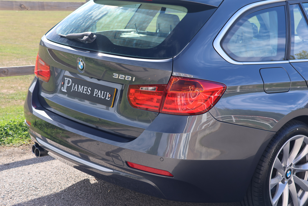 BMW 3 Series 2L Sport White #13