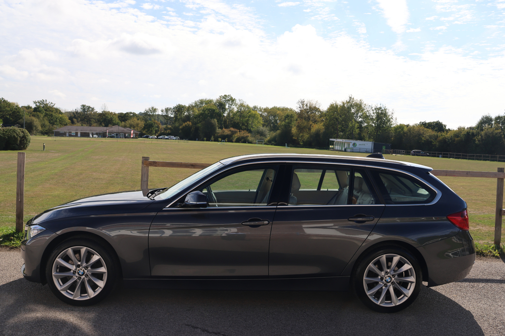BMW 3 Series 2L Sport White #24