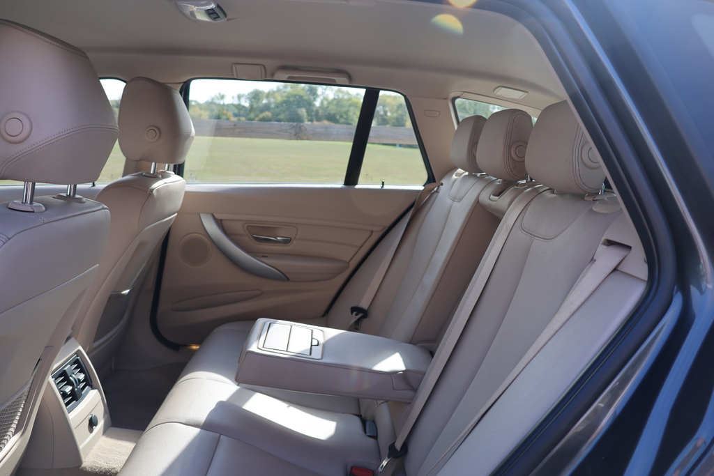 BMW 3 Series 2L Sport White #32