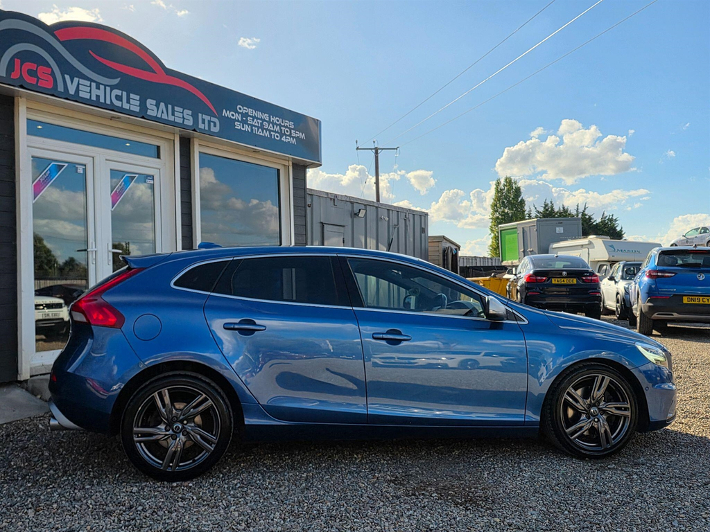 Volvo V40 2.0 D4 R-design Pro Euro 6 Ss #3