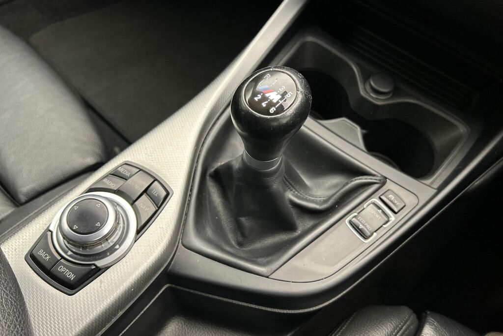 BMW 2 Series 220D M Sport U91185 White #10