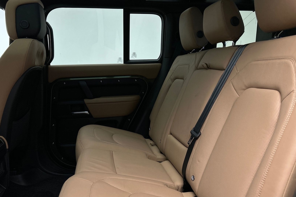 Land Rover Defender 110 D350 110 X-dynamic Hse Green #4