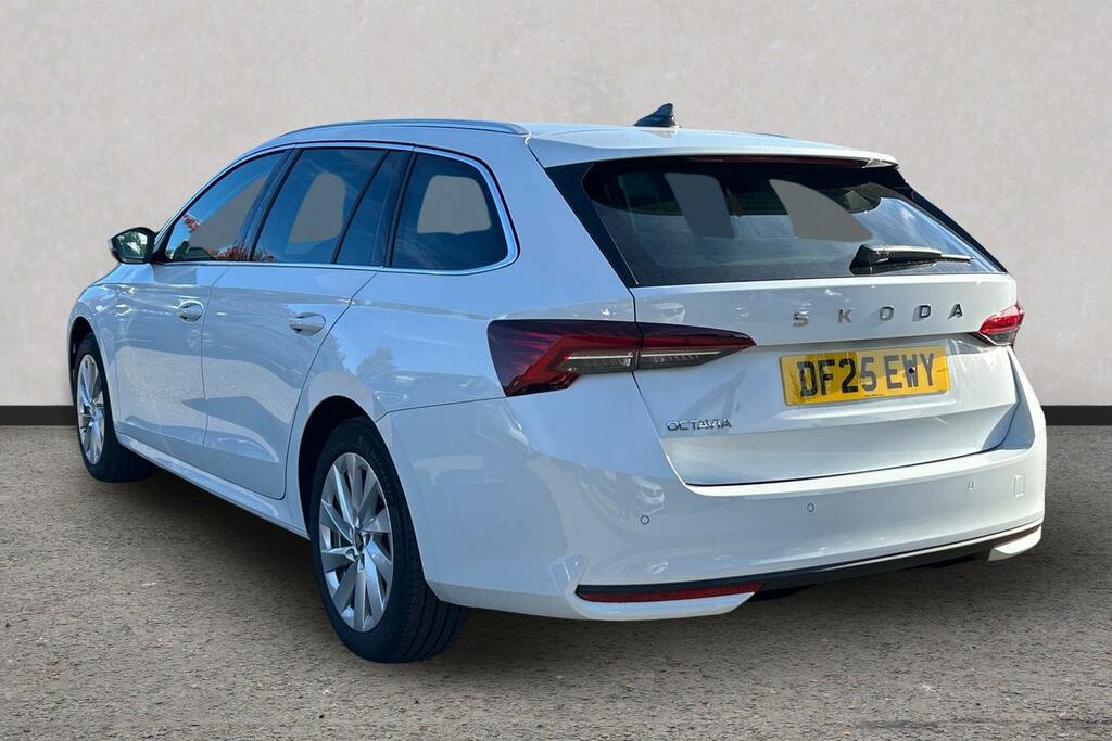 Skoda Octavia 2.0 Tdi 150 Se L Dsg White #3