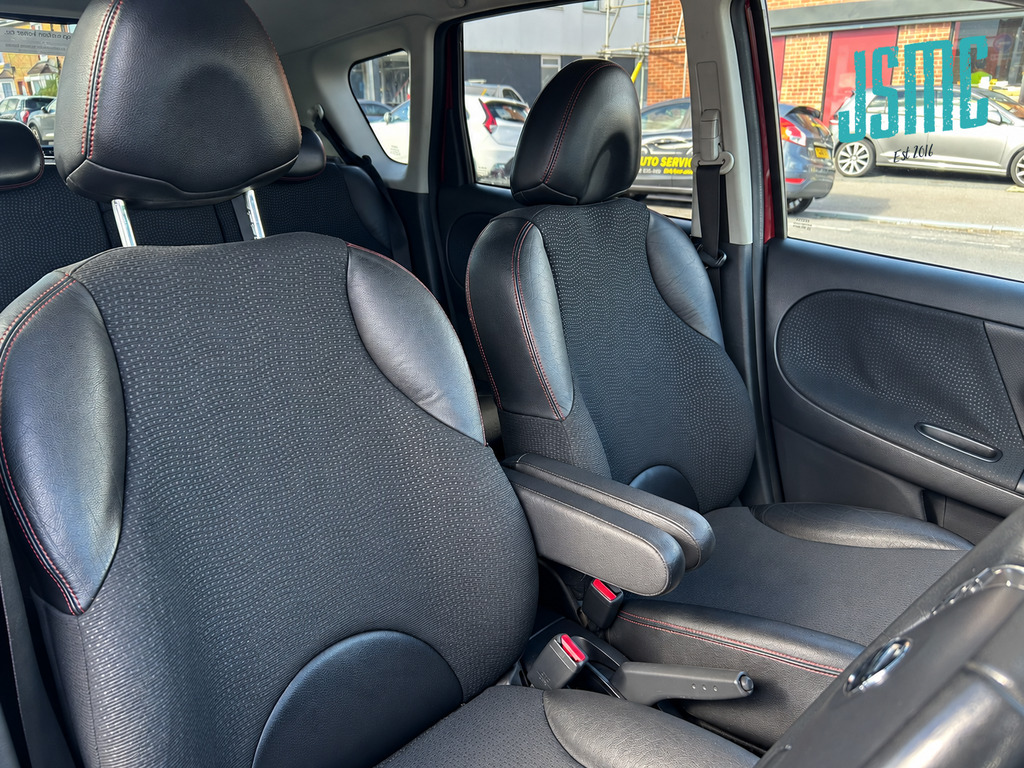Nissan Note Tekna Red #6