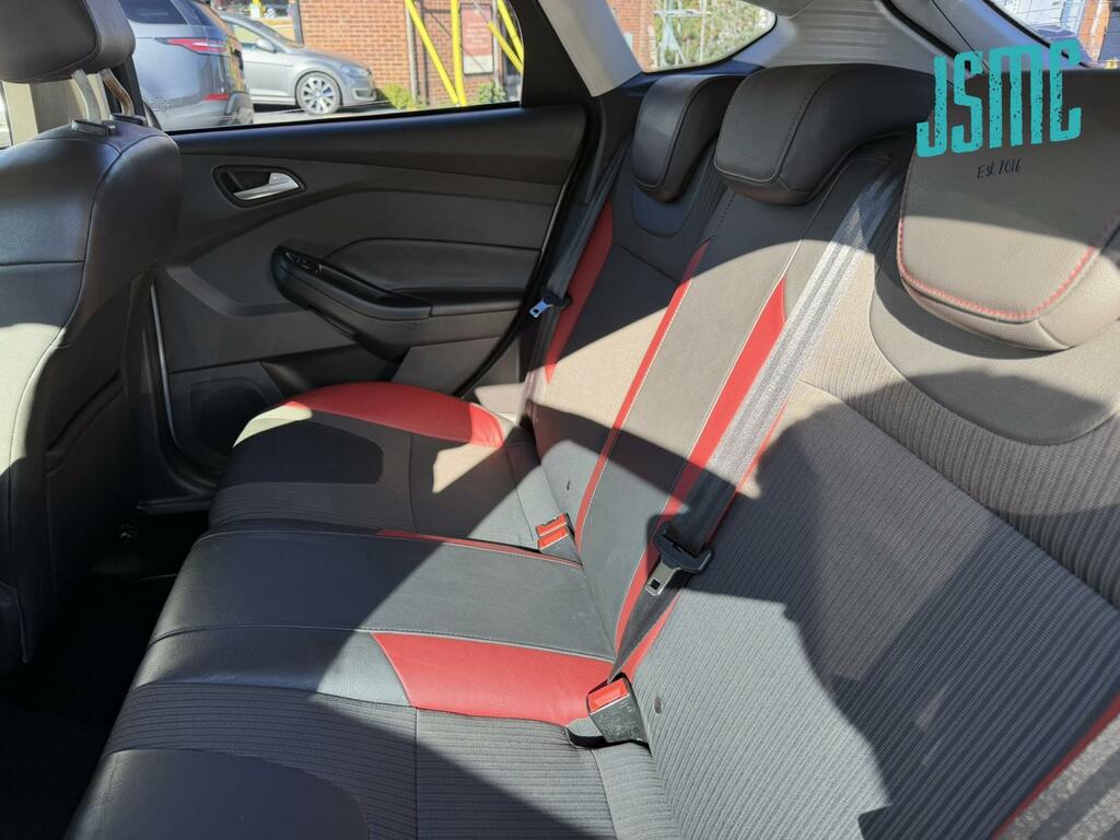 Ford Focus Zetec S Silver #6