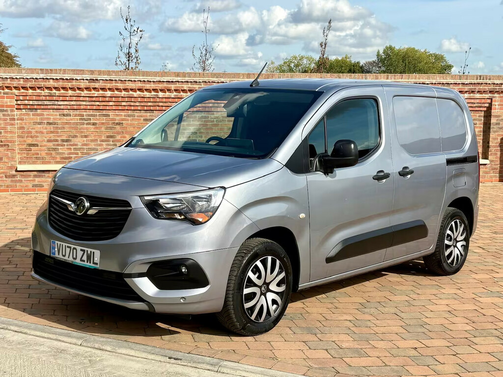 Vauxhall Combo Diesel VU70ZWL #3