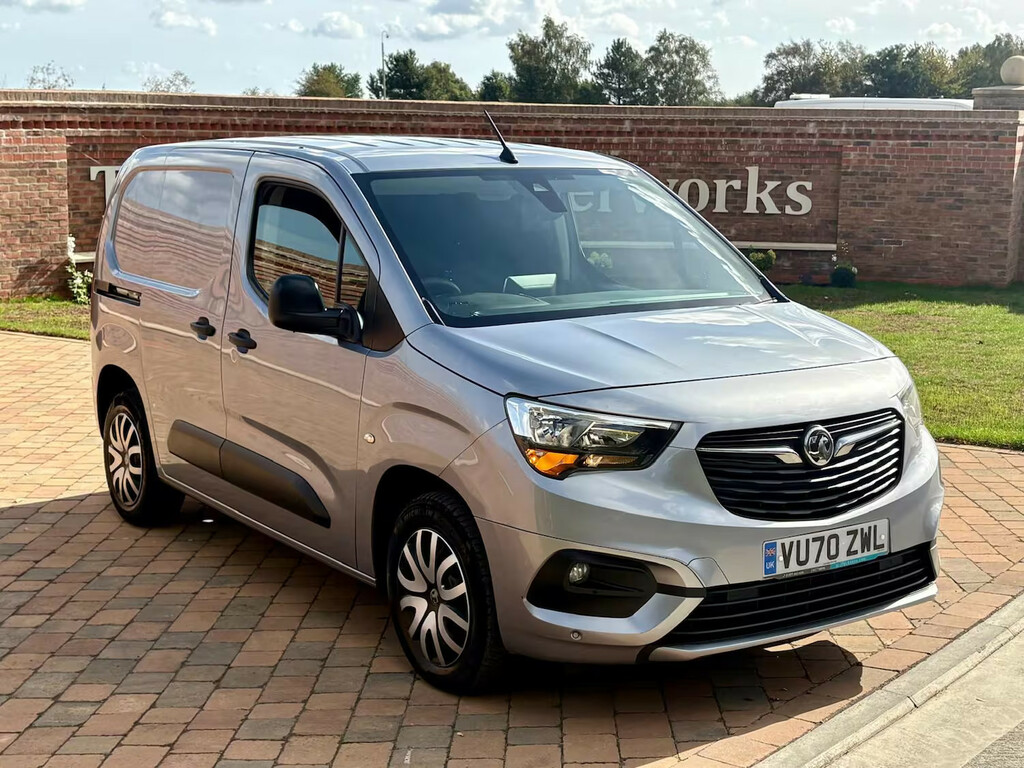 Vauxhall Combo Diesel VU70ZWL #2