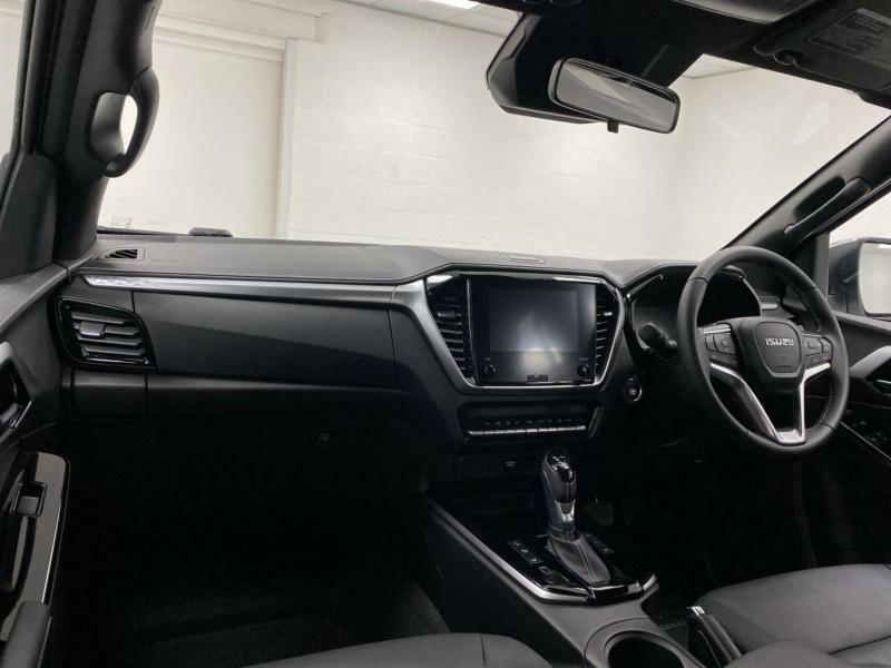 Isuzu D-Max Dl40 Auto White #2